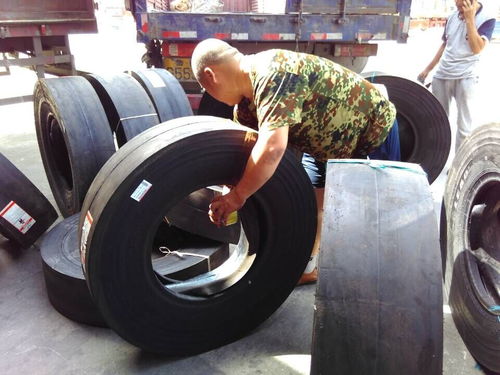 光面輪胎900-20壓路機(jī)專用實(shí)心輪胎現(xiàn)貨批發(fā)